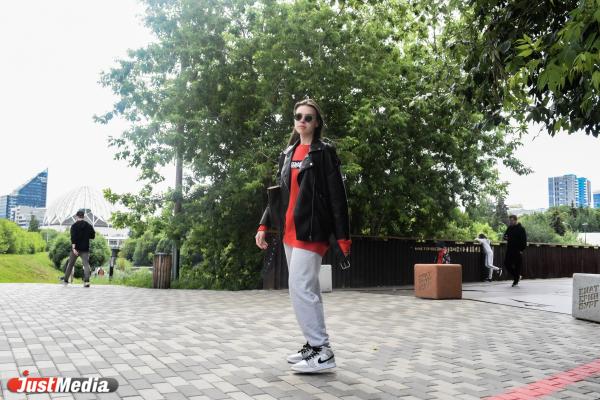Юнита Аленичева, студентка УрФУ: «А нам и не надо жары – главное чтобы дождей поменьше было». В Екатеринбурге +20 градусов - Фото 4