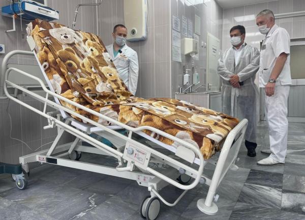 «800 детей за год»: в реанимационном отделении детской больницы Екатеринбурга обновили «парк» кроватей - Фото 7