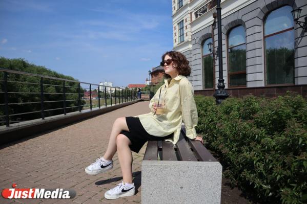 Ксения Кирищева, фрилансер: «Жарко. Все плавится. Хочется купаться!» В Екатеринбурге +32 градуса - Фото 4