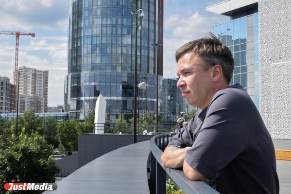 Никита Харисов, креативный директор: «На самом деле без разницы, какая погода будет сегодня или завтра». В Екатеринбурге +30 градусов - Фото 5