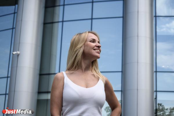 Александра Халдина, помощник руководителя: «Продолжаем греться под лучами солнца!». В Екатеринбурге +24 градуса - Фото 2