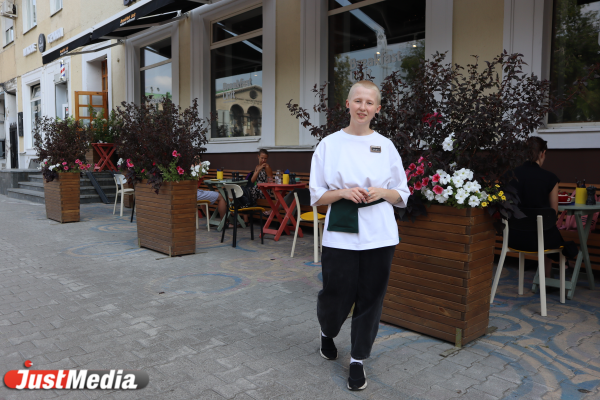 Ольга Чимрова, официант: «Успевайте гулять» В Екатеринбурге +28 градусов - Фото 4