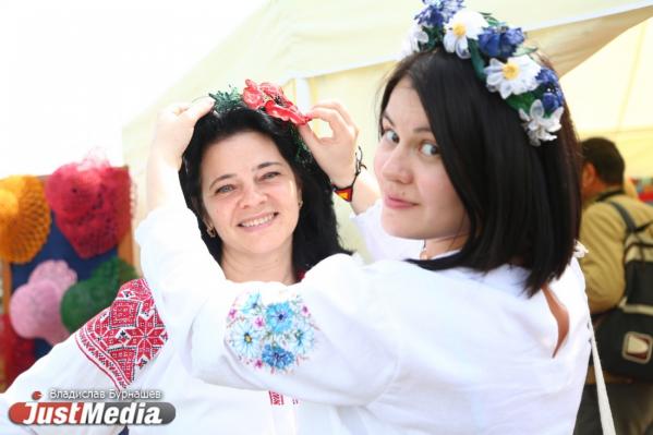 Ярмарки, национальные подворья, мастер-классы. В ЦПКиО с размахом отметят День народов Среднего Урала - Фото 3