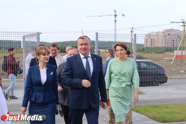 В Академическом открылась новая школа на 1100 мест - Фото 10