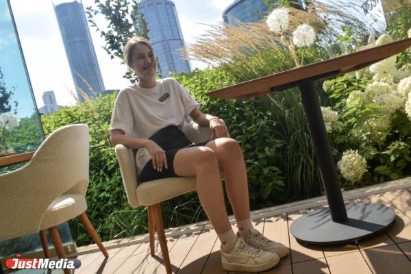 Екатерина Сергеева, официант: «На Урале еще недельку постоит теплая погода, но не сегодня». В Екатеринбурге +12 градусов - Фото 2