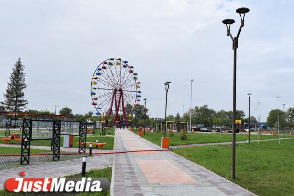 Евгений Куйвашев посетил в Богдановиче парк, проект реконструкции которого победил в федеральном конкурсе - Фото 3