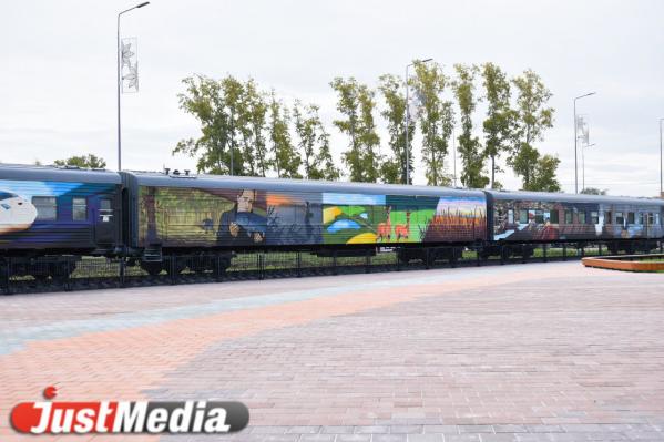 Евгений Куйвашев посетил в Богдановиче парк, проект реконструкции которого победил в федеральном конкурсе - Фото 4