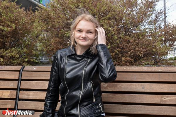 Анастасия Бабина, фельдшер скорой помощи: «По крайней мере, солнечно, не дождливо. Это радует». В Екатеринбурге +12 градусов - Фото 2