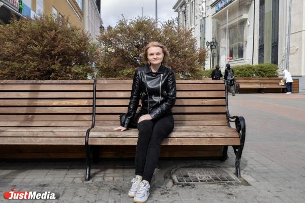 Анастасия Бабина, фельдшер скорой помощи: «По крайней мере, солнечно, не дождливо. Это радует». В Екатеринбурге +12 градусов - Фото 3