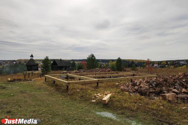 Уральцы опасаются, что в Каменке декорации к фильму «Демидовы» и склон с шикарным видом на Чусовую, станут «закрыты» для туристов - Фото 4