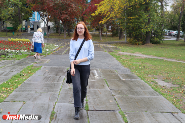 Диляра Шаяхметова, студентка: «Бабье лето сменилось настоящей серой осенью» В Екатеринбурге +4 градуса - Фото 4