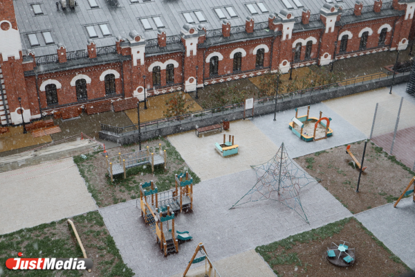 В Екатеринбурге пошел первый снег - Фото 2