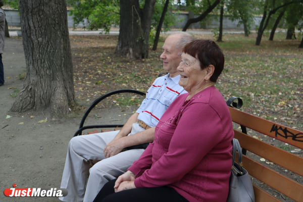 Светлана и Михаил: «Одевайтесь по погоде и наслаждайтесь каждым моментом» В Екатеринбурге +2 градуса - Фото 3