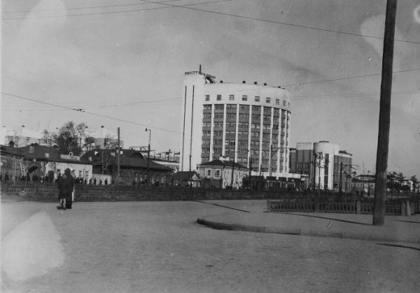 Напротив гостиницы «Исеть» в Екатеринбурге должна была появиться огромная площадь - Фото 2