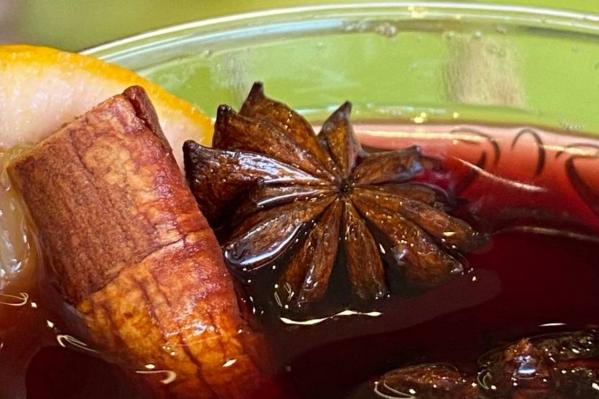 Пряный, крепкий и кофейный. Пять рецептов глинтвейна в домашних условиях от барменов Екатеринбурга - Фото 5