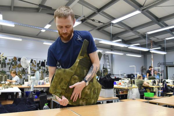 В Свердловской области запустили производство амуниции для мобилизованных - Фото 3