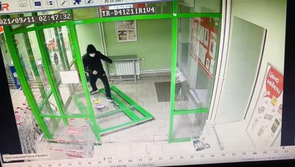 В Свердловской области будут судить банду, которая похитила из магазинов сигарет на 2,5 млн рублей - Фото 2