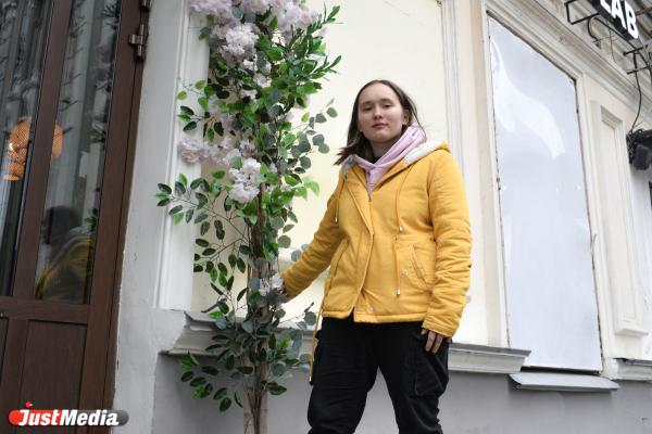 Екатерина Сухих, студентка: «Все что нужно для отличного настроения – вкусный кофе с утра». В Екатеринбурге +12 градусов - Фото 4