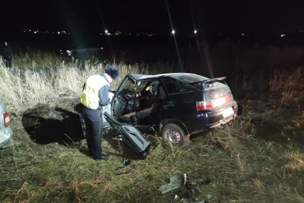 В Каменске-Уральском водитель «Нивы», выехав на встречку, покалечил мужчину из ВАЗа и его четырехлетнюю дочь  - Фото 2
