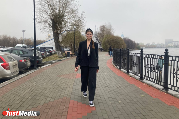 Анна Лобова, организатор мероприятий: «Туман добавляет изюминки городу». В Екатеринбурге +5 градусов - Фото 2