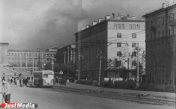 «Еще в 1950-х на Ленина от Восточной до УПИ был пустырь с единичными зданиями и одинокой трамвайной колеей». История застройки Втузгородка  - Фото 15
