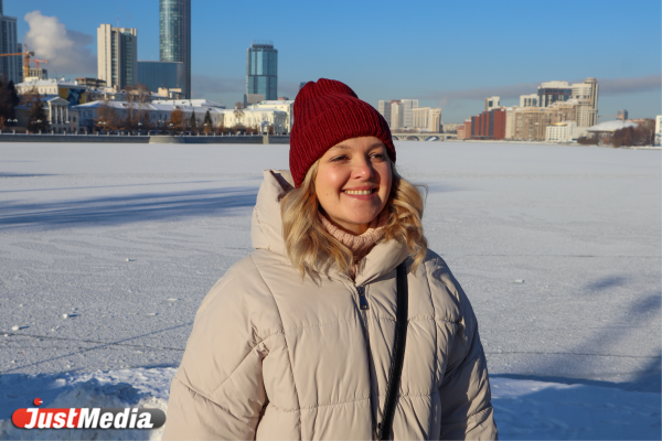 Екатерина Гареева, врач-лаборант: «Хочется, чтобы в городе было потеплее». В Екатеринбурге -13 градусов - Фото 2