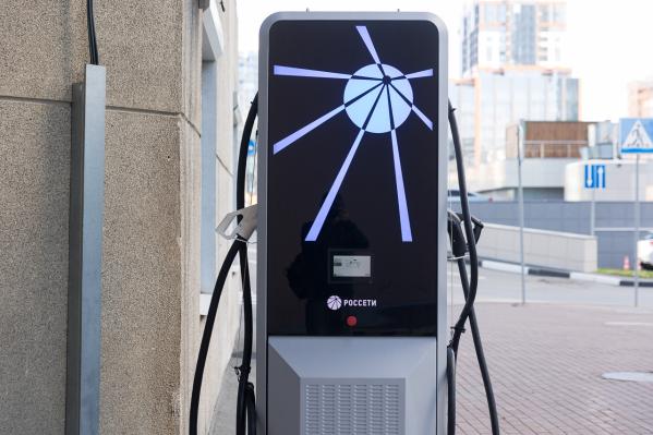 В Екатеринбурге появилось две новые точки для зарядки электротранспорта - Фото 2