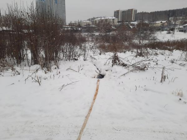 Строителей ЖК «Большой каретный» в Екатеринбурге поймали на сливе жидкости в реку Патрушиха - Фото 2