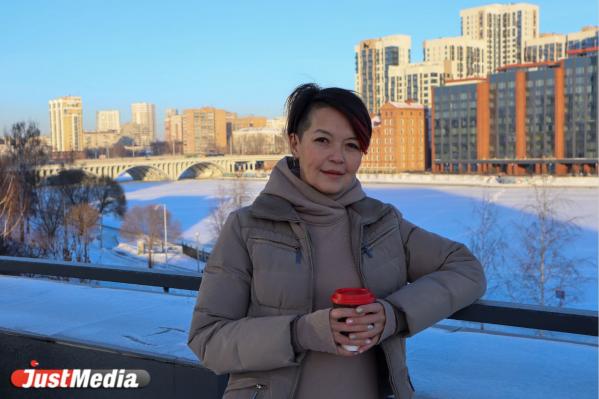 Анна Петрова: «В эти зимние дни согревайтесь горячим чаем и теплыми объятиями». В Екатеринбурге +1 градус - Фото 6