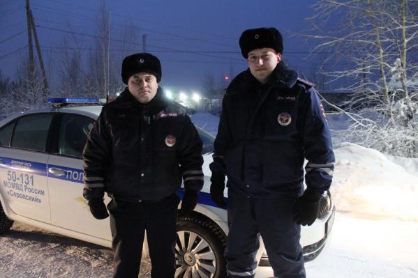 Полицейские из Серова дважды помогли автомобилистам в сильный мороз - Фото 2