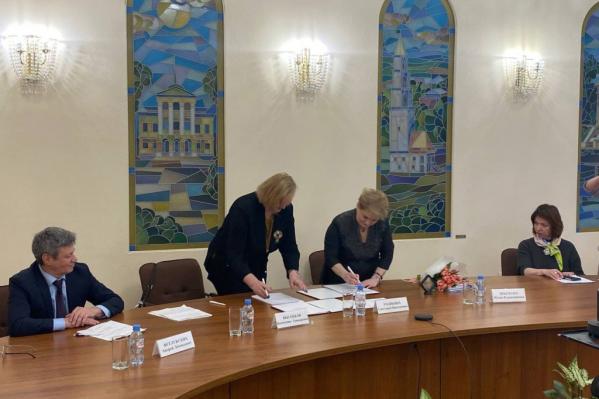 Свердловская областная организация Российского профсоюза работников культуры и минкульт региона подписали соглашение о сотрудничестве на 2023-2025 годы - Фото 2