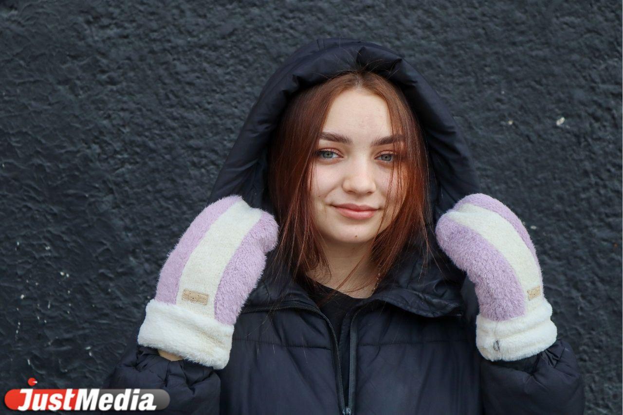 Фотосессия в колонном зале библиотеки N.. 2023 Фотограф Екб Полина Мельцина ВКон