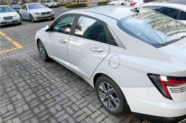 В интернете появились первые фотографии нового Hyundai Solaris - Фото 4