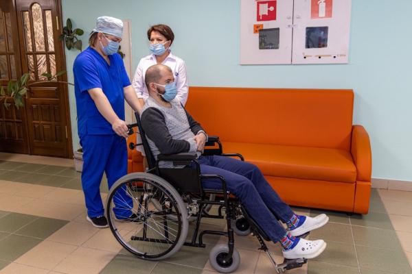 Глава медфракции Екатеринбургской гордумы Алексей Вихарев оказал помощь Свердловскому онкодиспансеру - Фото 4