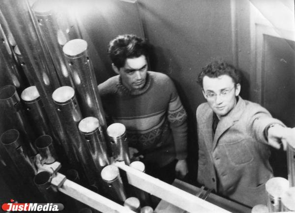 Сотни Екатеринбуржцев спустились в метрополитен, чтобы послушать органный концерт - Фото 5