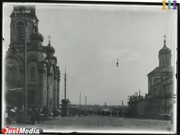 По ней ходили поезда, а в бывшем костеле открыли автовокзал. Семь интересных фактов о Малышева в Екатеринбурге - Фото 3