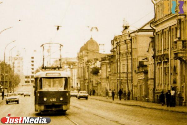 По ней ходили поезда, а в бывшем костеле открыли автовокзал. Семь интересных фактов о Малышева в Екатеринбурге - Фото 10