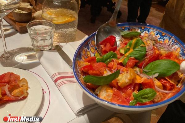 В Екатеринбурге открылся ресторан Osteria Dolce, интерьер для которого разработал бывший художник города - Фото 9