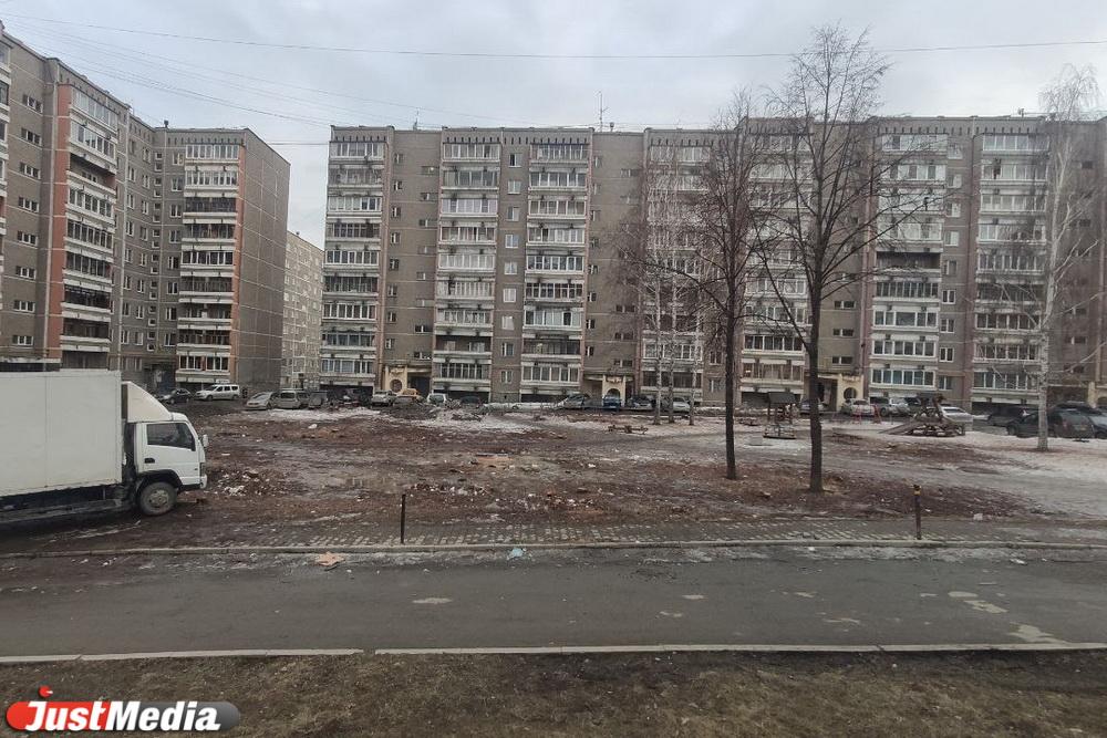 В Екатеринбурге начался сезон благоустройства дворов по муниципальной программе