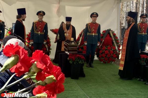 В Екатеринбурге захоронили без вести пропавшего сержанта - Фото 6