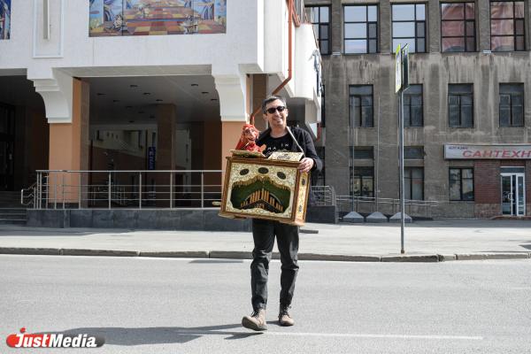 Евгений Сивко, главный режиссер Театра кукол: «Пришел май, веселый май». В Екатеринбурге 15 градусов - Фото 2