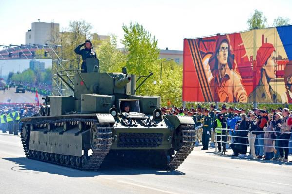 9 Мая в Медной столице Урала: памятные акции, «Судьба солдата», «Вальс Победы», шествие военной техники и праздничный салют - Фото 5