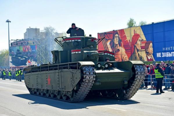 9 Мая в Медной столице Урала: памятные акции, «Судьба солдата», «Вальс Победы», шествие военной техники и праздничный салют - Фото 6