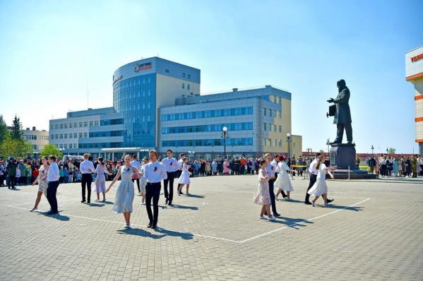 9 Мая в Медной столице Урала: памятные акции, «Судьба солдата», «Вальс Победы», шествие военной техники и праздничный салют - Фото 12