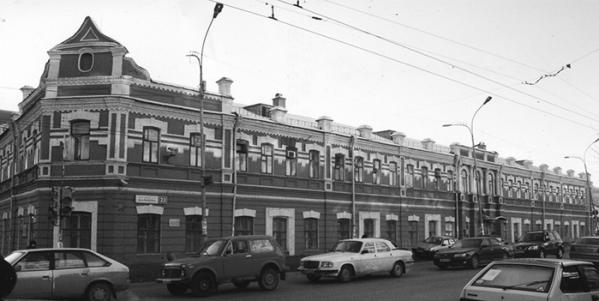 От гостиницы с солнечными часами через площадь к приюту для сирот. Какой была Хохрякова в Екатеринбурге более 100 лет назад - Фото 12