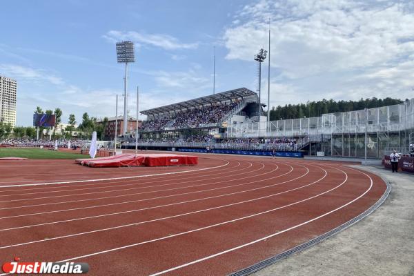 В Екатеринбурге после ремонта открыли стадион «Калининец» - Фото 13