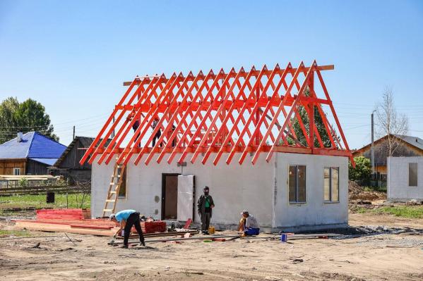 Дома для погорельцев из Сосьвы сдадут раньше срока - Фото 2