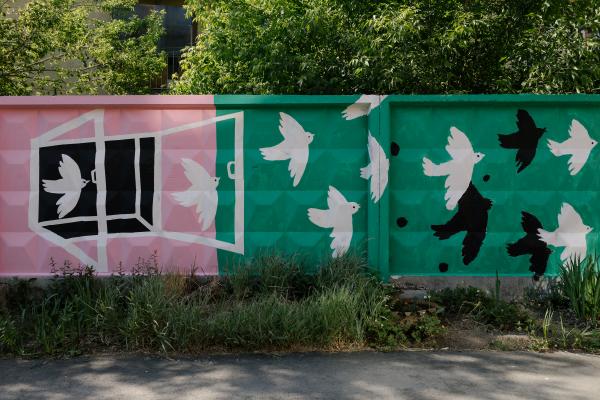 В Екатеринбурге появился 128-метровый мурал с детскими ассоциациями об Эльмаше - Фото 4