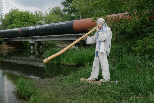 «Индустриальные» русалки, танцующие рыбы и невесты в сетях. В Екатеринбурге запустят сплав-перформанс по Исети - Фото 7