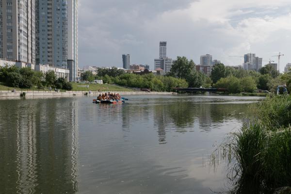 «Индустриальные» русалки, танцующие рыбы и невесты в сетях. В Екатеринбурге запустят сплав-перформанс по Исети - Фото 15